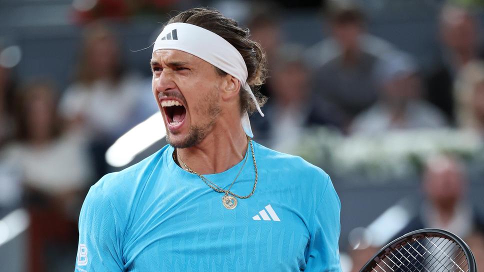 Alexander Zverev Suprăvine Sensația Benjamin Bonzi și Se Așteaptă La Confrontarea cu Djokovic