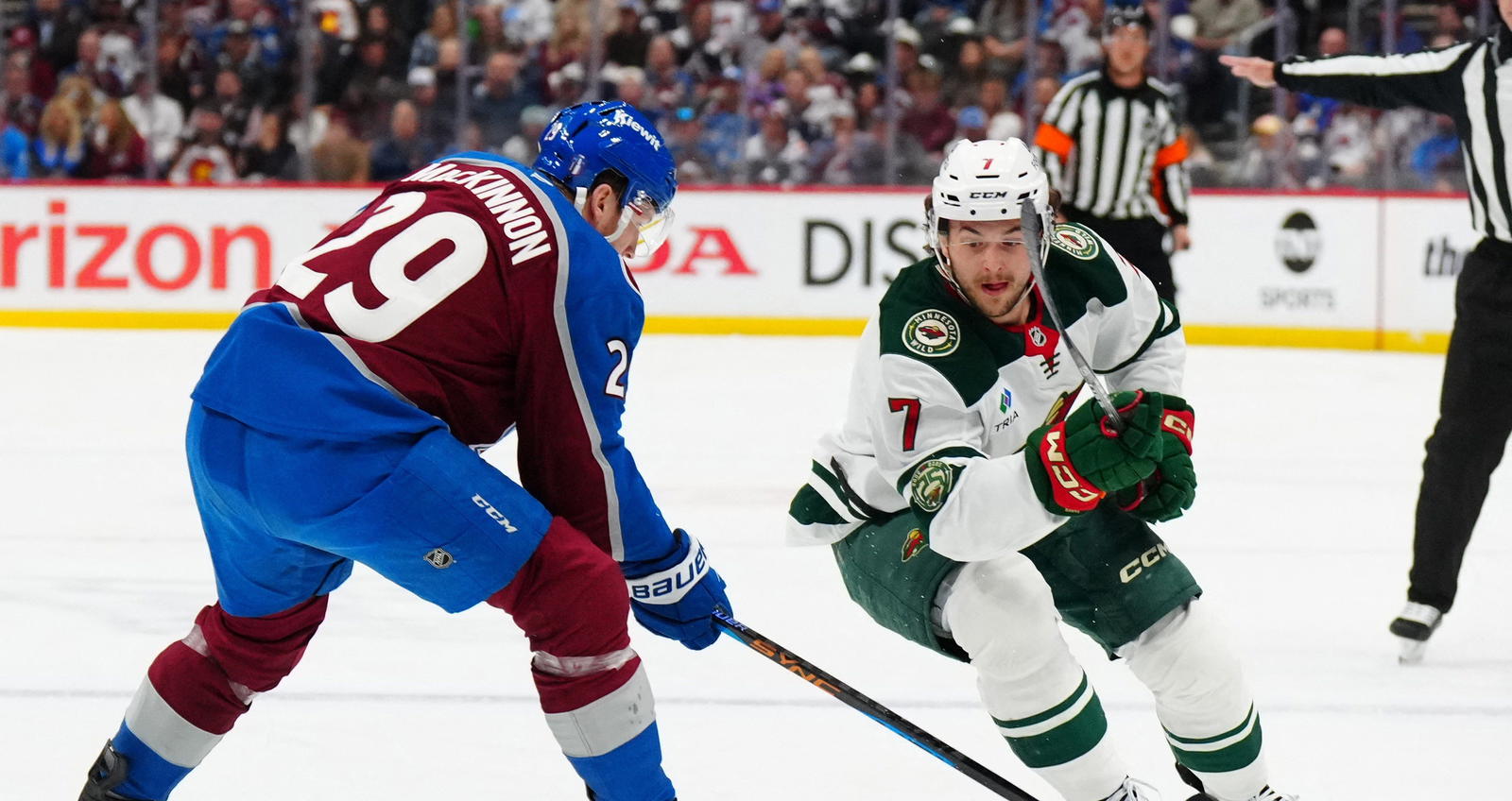 Playoff-uri NHL: Rezultate Seriilor, Cei Mai Buni Marcaje și Programul pentru 5 Mai