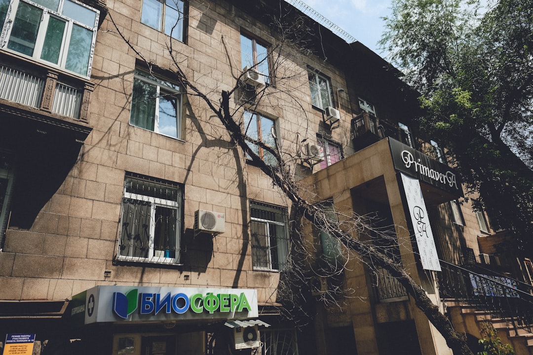 Ziua Sfântului Gheorghe în Bulgaria: O Sărbătoare Națională Înrădăcinată în Tradiția Antică și Identitatea Modernă