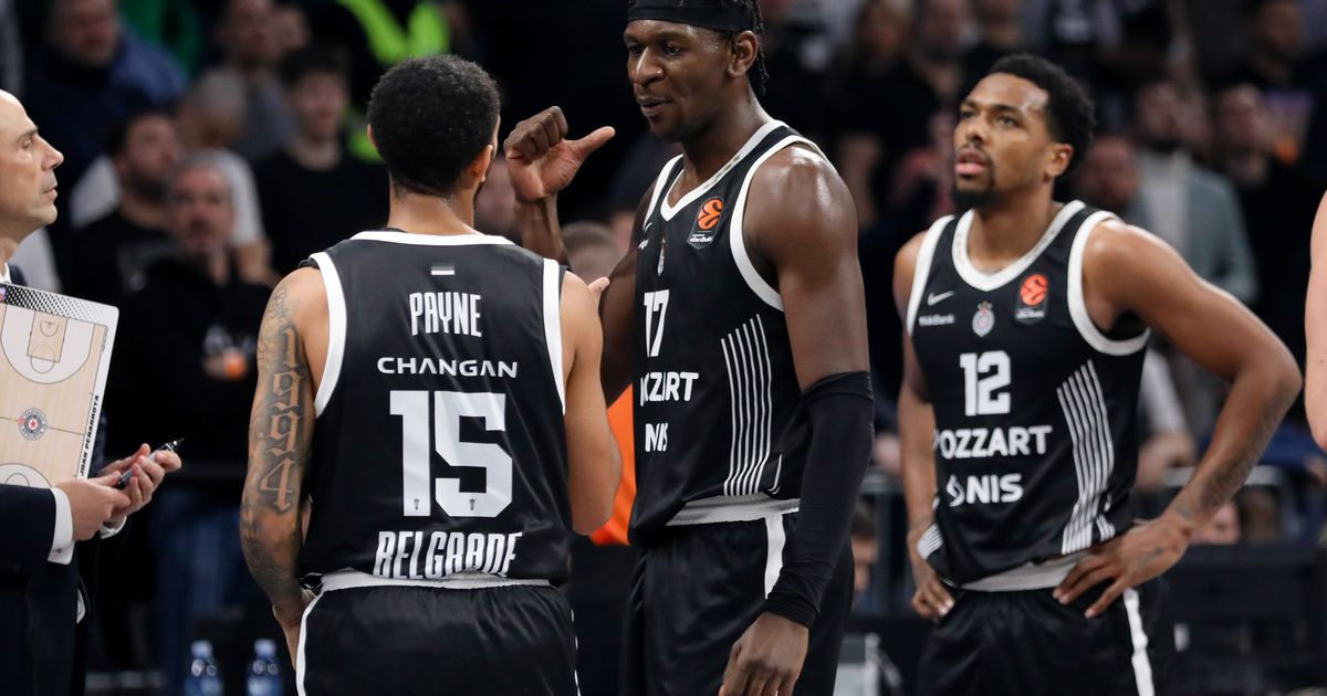 Barcelona Cere Partizanul Bărbatul de Basket Isak Bonga