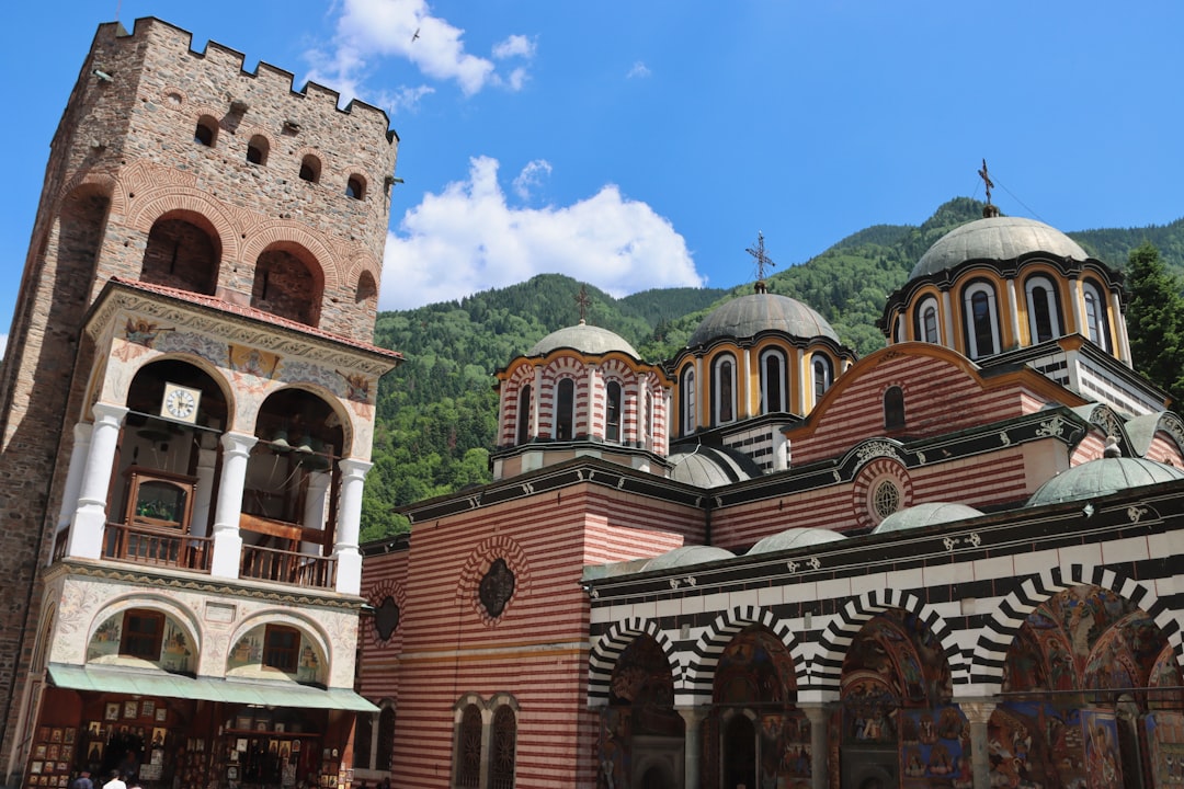 Mănăstirea Rila: Cetatea Credinței la Marginea Naturii Sălbatice din Bulgaria