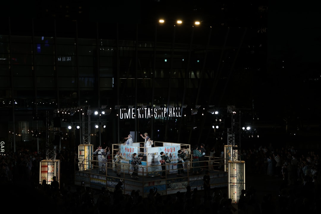 Retrospectiva UFC 250: Cum O Singură Noapte la Las Vegas a Redefinit Diviziile de Greu-Cau și Super-Cau