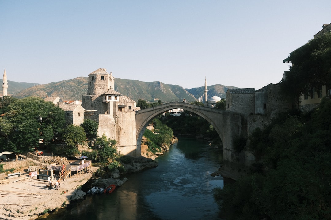 Stari Most din Mostar: Un pod care a supraviețuit istoriei