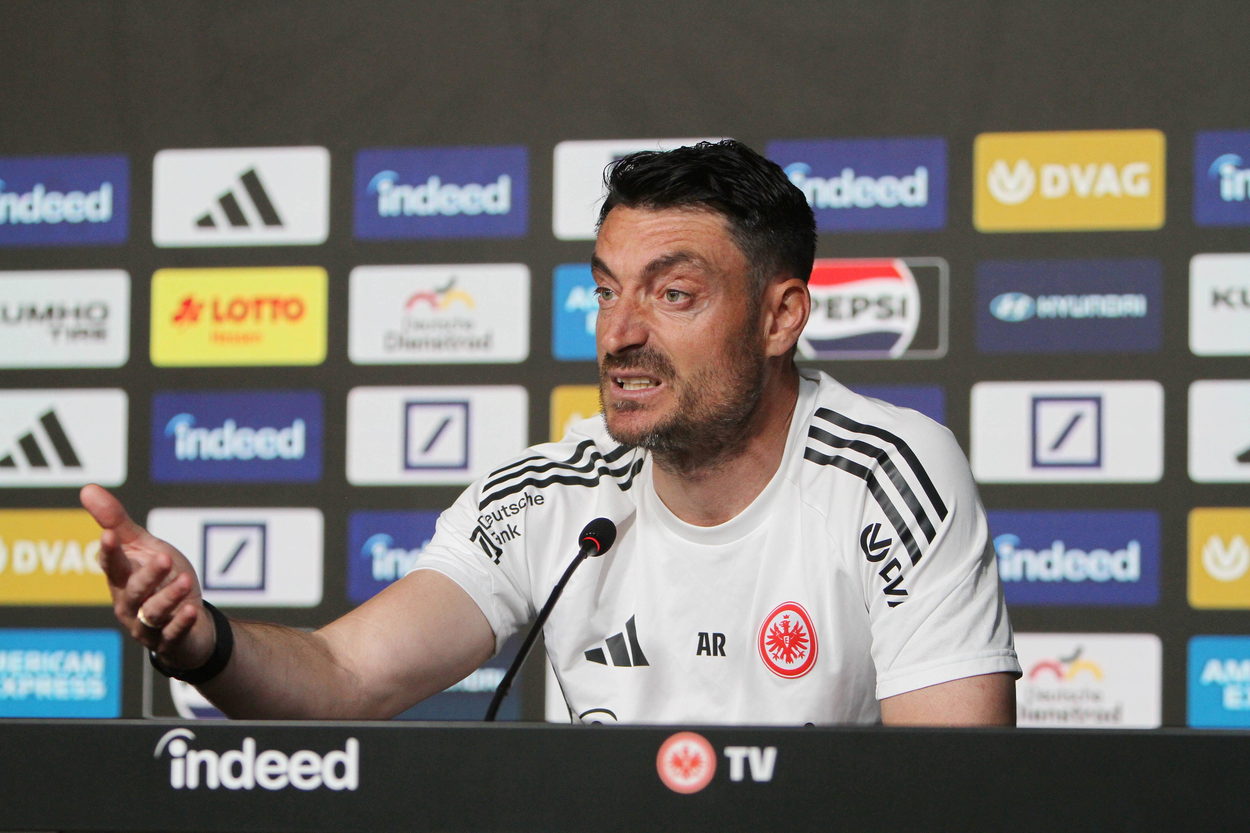 Albert Riera: Indiferent față de Rumoruri, Important Este Ca Echipa Să câștige de la Borussia