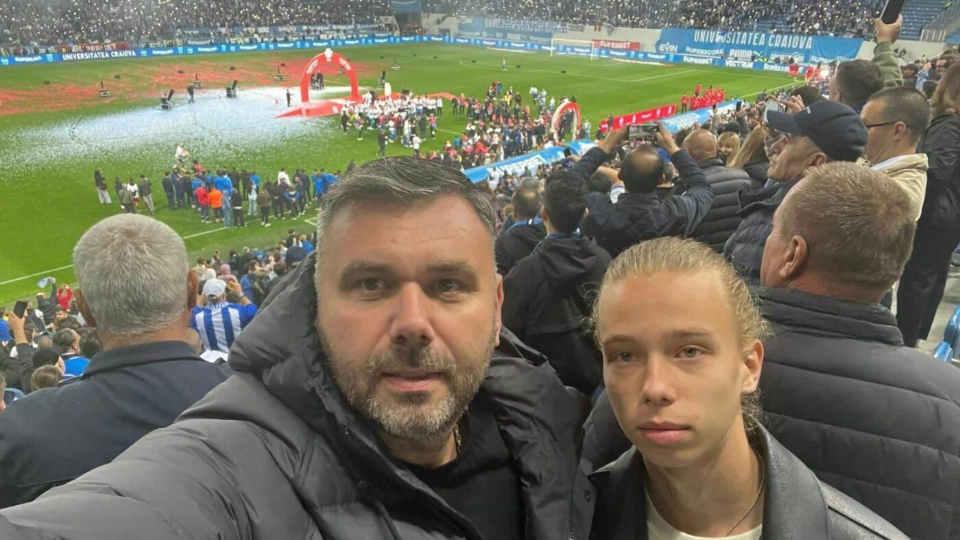 Exclusiv: Scandal la Craiova! Fotbaliștul FCU Craiova la meciul rivalului!