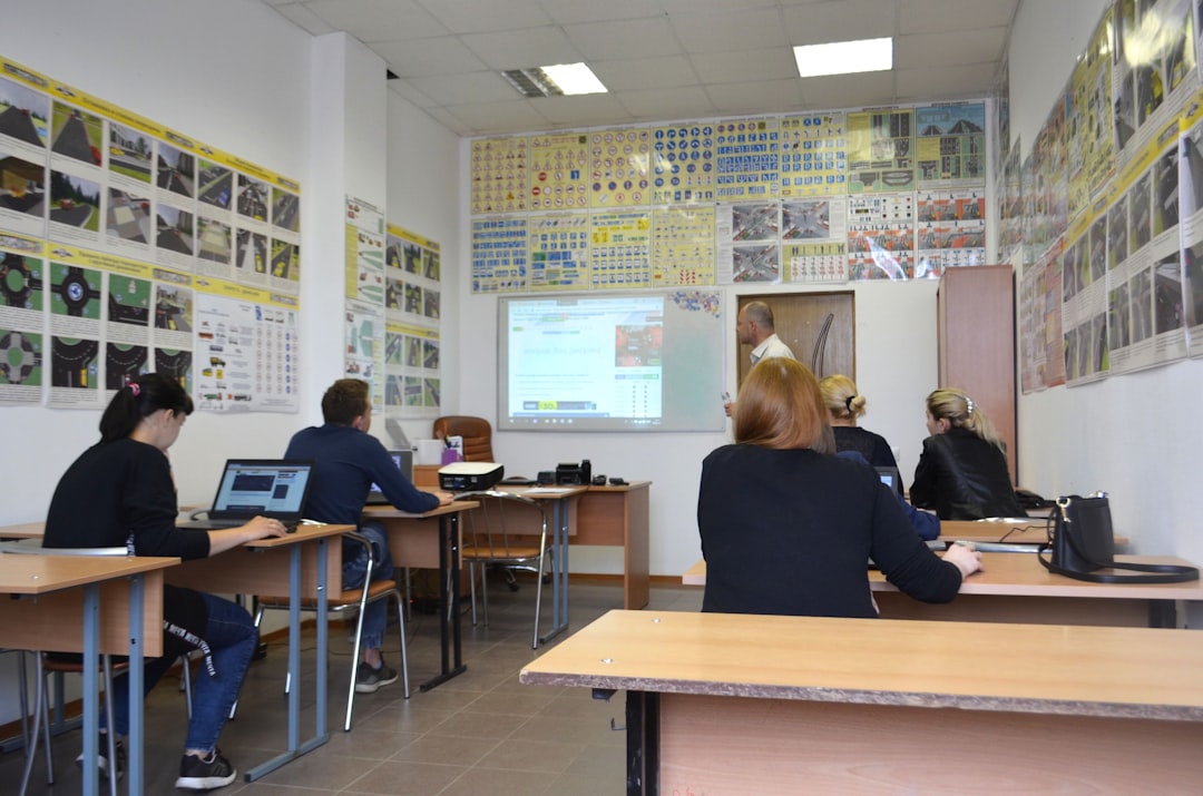 Ministrul Educației din Bulgaria sub focul criticilor politici din cauza calendarului școlar și a planurilor de reformă