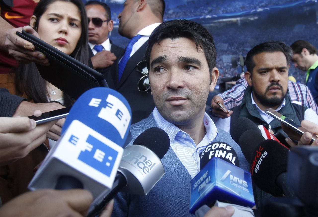 Deco vrea să aducă Joao Pedro la Barcelona!