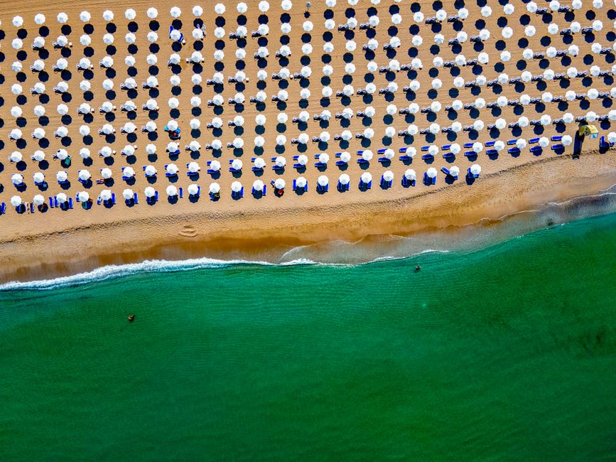 Furtuna de pe Marea Neagră: Supraviețuirea în vijelia de la Golden Sands, Bulgaria
