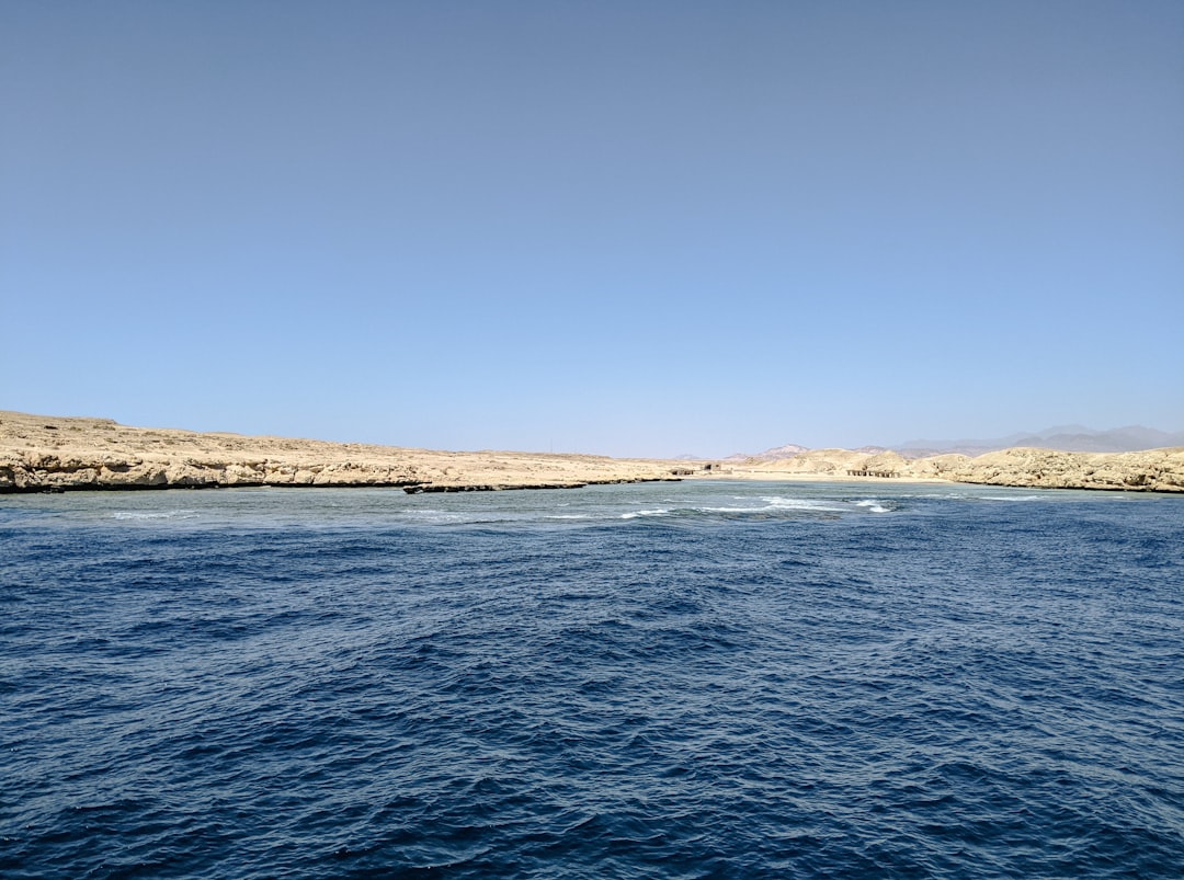 Tensiunile în Strâmtoarea Hormuz cresc pe măsură ce mizele geopolitice ating un punct critic