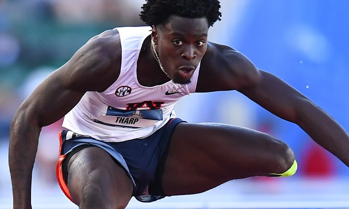 J'Cobber Tharp doboară recordul mondial la 110 m garduri cu 12.75