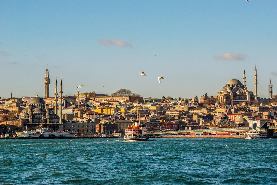 Istanbul: Unde Est și Vestul Se Întâlnesc Pe Bosphorus