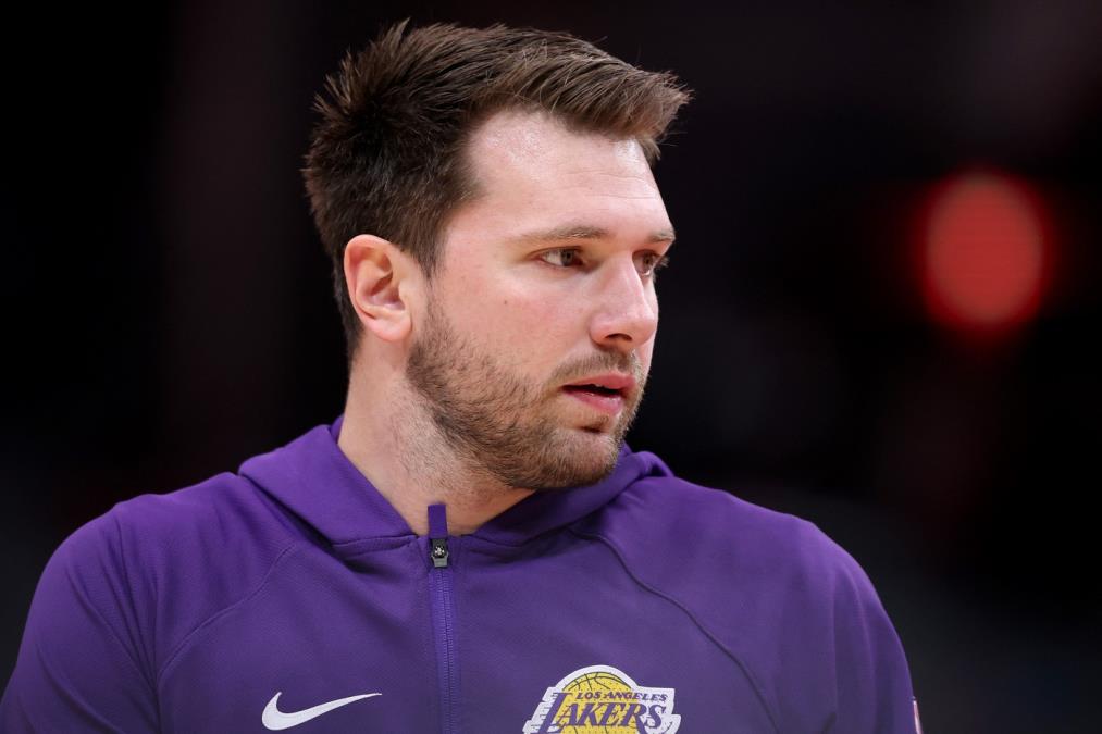 Luka Dončić Aleargă Familiele Înaintea NBA În Vremea Verii