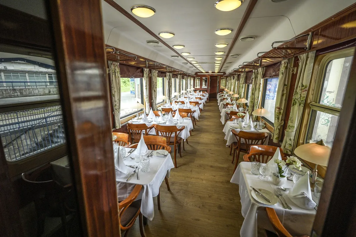 Lux pe căile ferate: Balkan Explorer, un modern Orient Express
