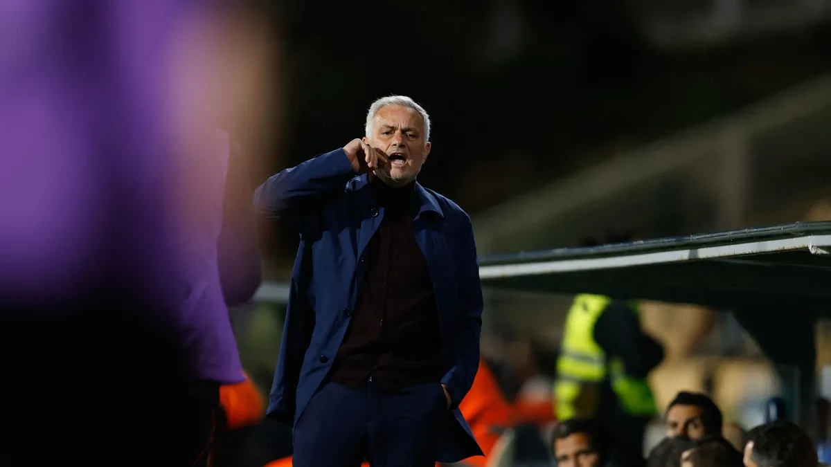 Mourinho conduce Benfica la al treilea loc fără înfrângeri