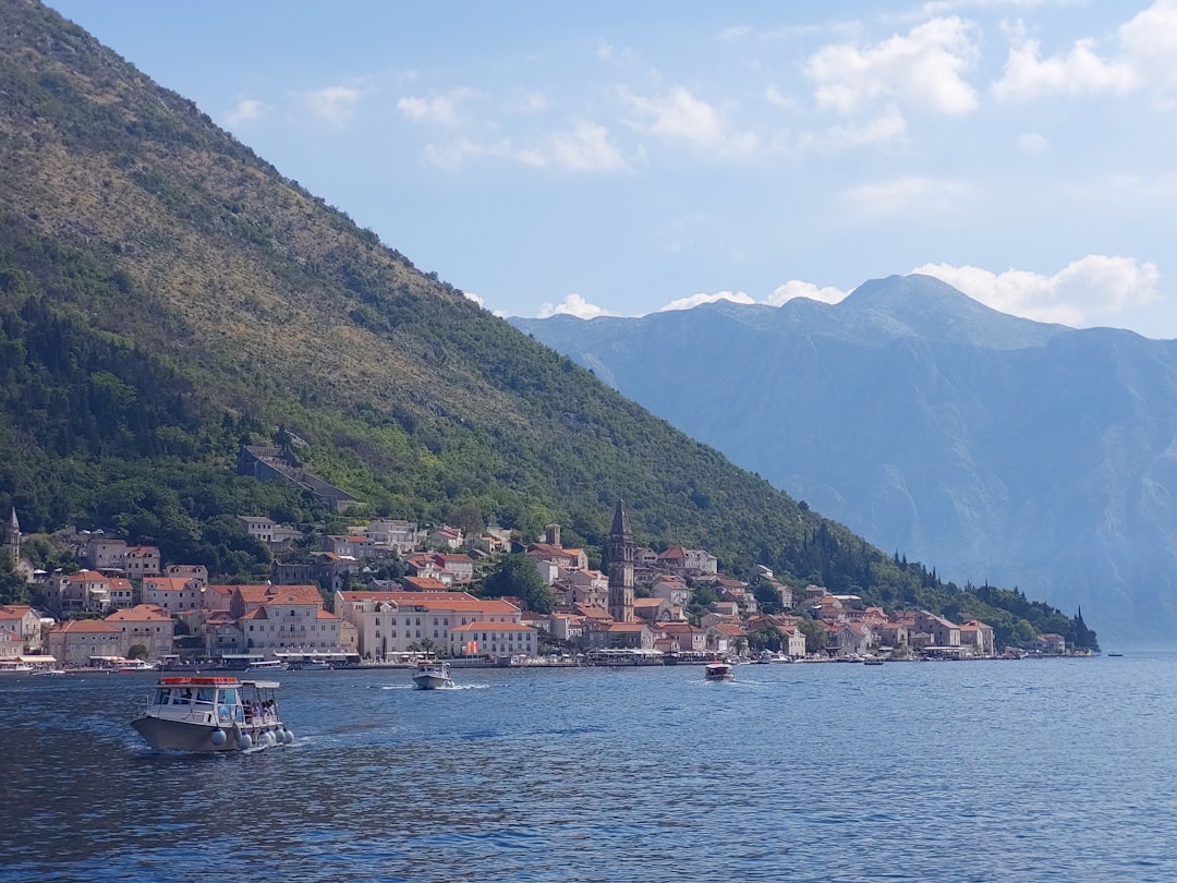 Golful Kotor: Unde piatra medievală întâlnește sarea Adriaticii