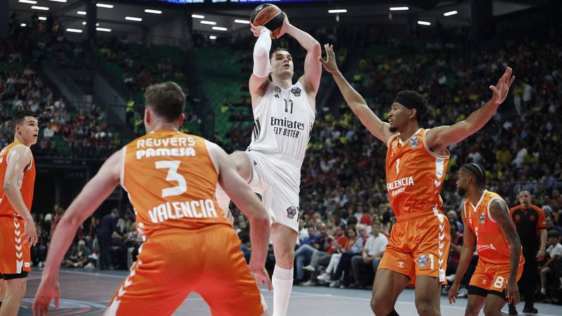Hezonja scoară 25 de puncte, Real Madrid în finalea EuroLeague
