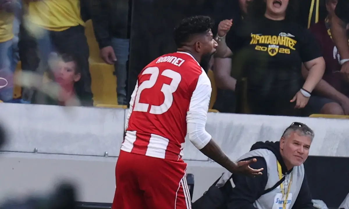 AEK - Olimpiac 0-1 (Primul timp): Olimpiac Conduce Cu Decizii Controversate