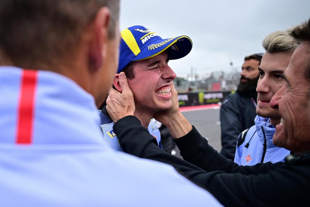 Aleks Markes câștigă traseul sprint al Grand Prix Catalan la MotoGP în Barcelona