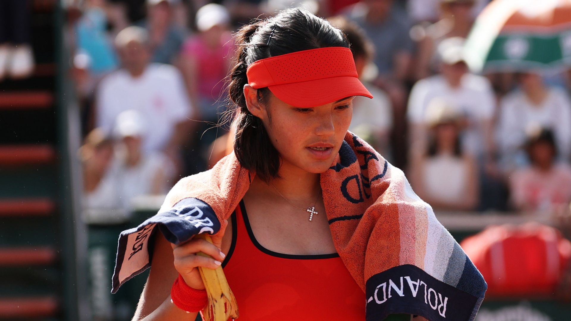 Raducanu eliminată la Roland-Garros, Kostyuk joacă în umbra războiului