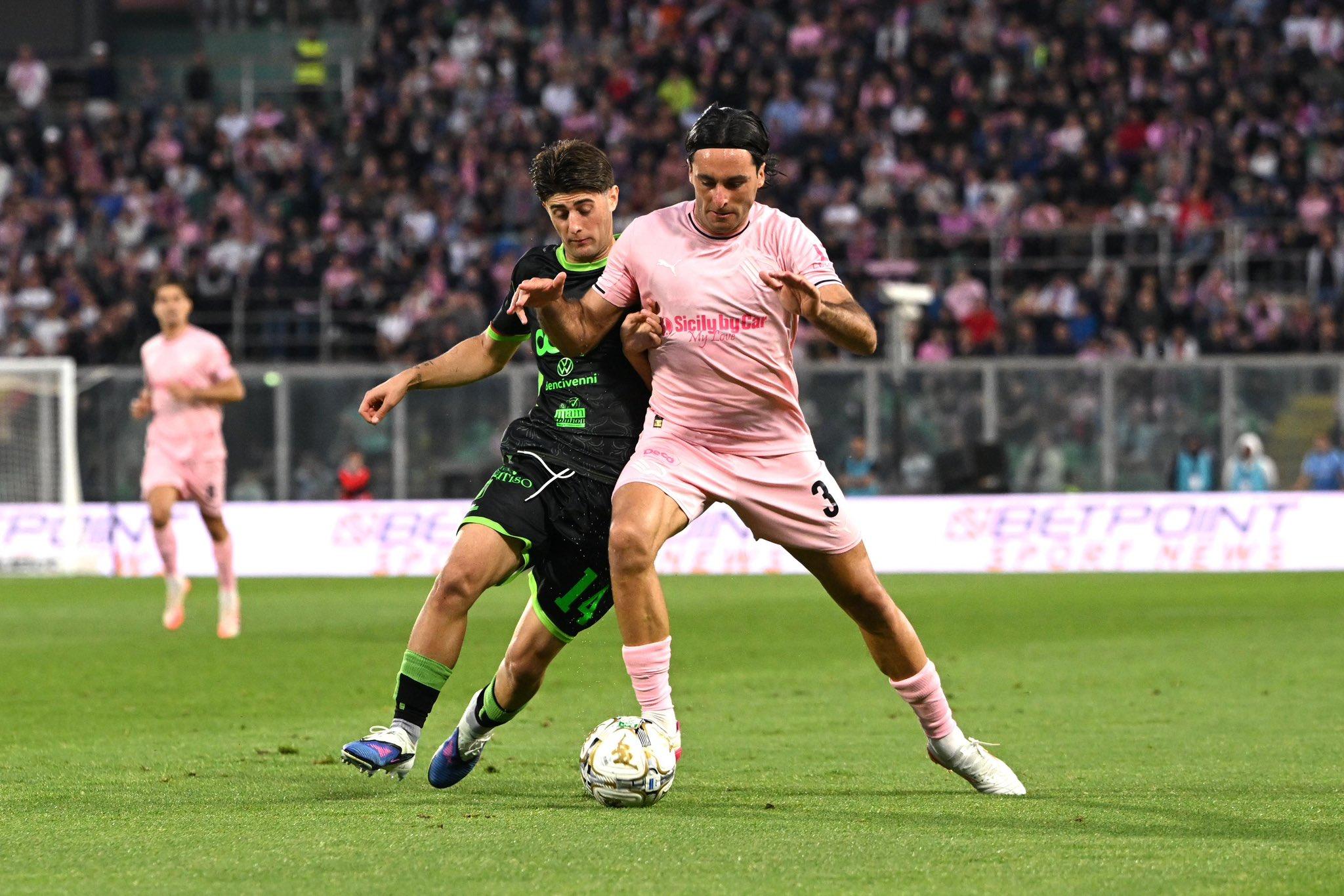 Palermo Eșuează, Catanzaro Se Survivează Pentru Să Concură Cu Monza Pentru Locul în Serie A