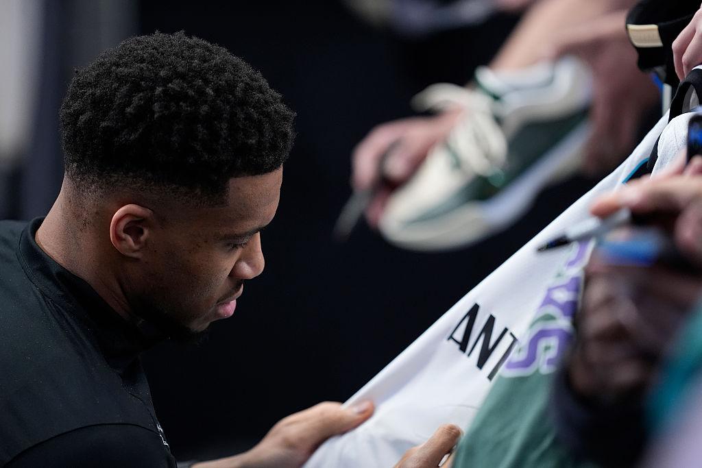 Jucătorii NBA cred că Giannis Antetokounmpo va începe noua sezonă cu Milwaukee Bucks