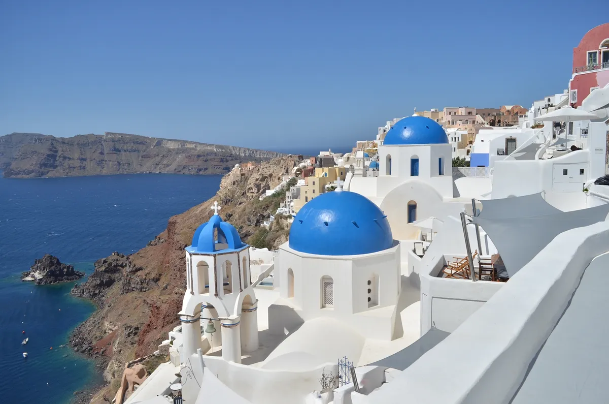 Santorini: Paradisul Vulcanic Născut dintr-o Catastrofă Antică