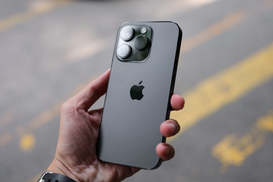 Apple iPhone 17 Pro Max: Integrarea AI și piața tehnologică din Balcani