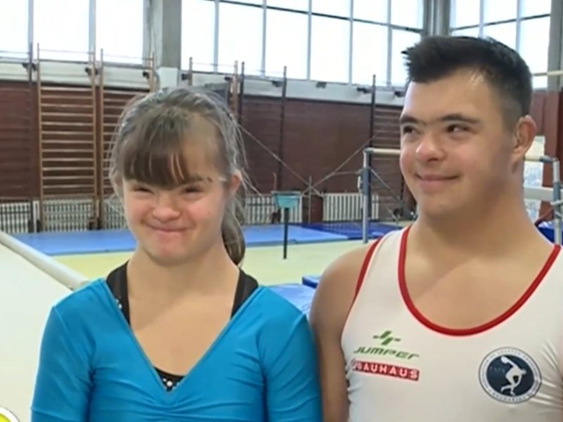 Atlete cu Sindrome Down la ceremonia de deschidere a Cupa Mondială de Gimnastică Artistică în Varna