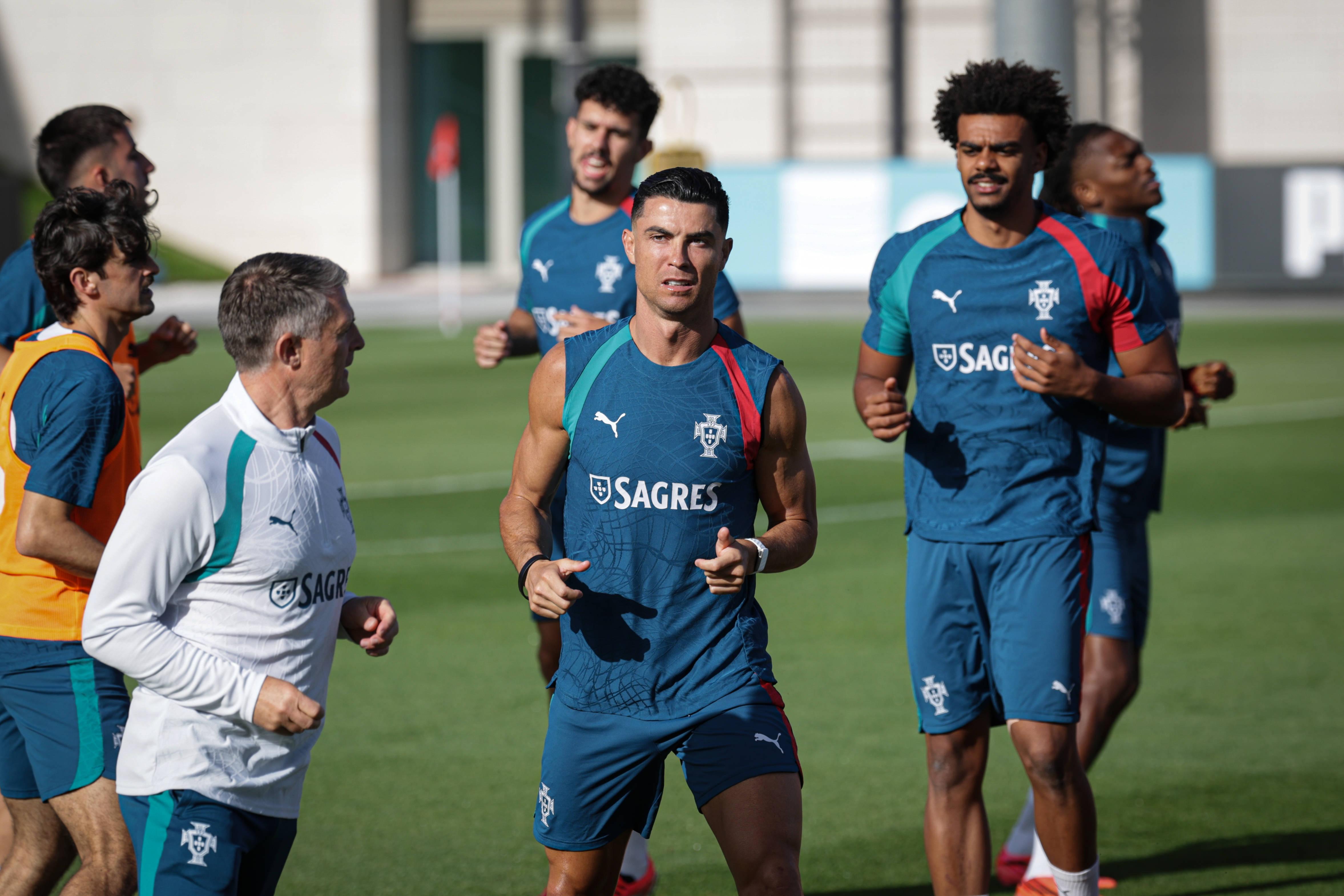 Ronaldo conduce Portugalia împotriva Chile-ului