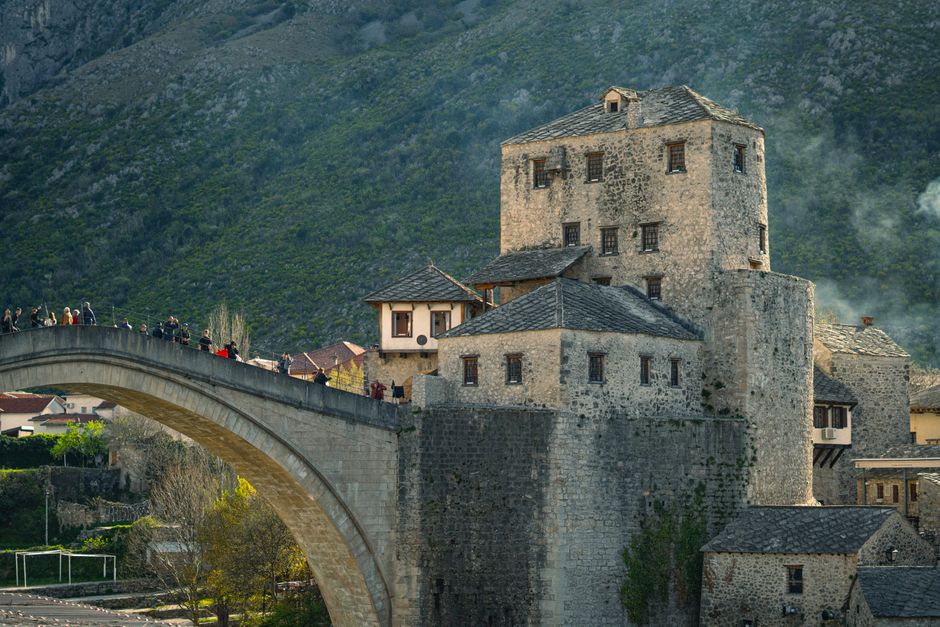 Elveția vs Bosnia și Herțegovina: O Coliziune Tactică a Națiunilor
