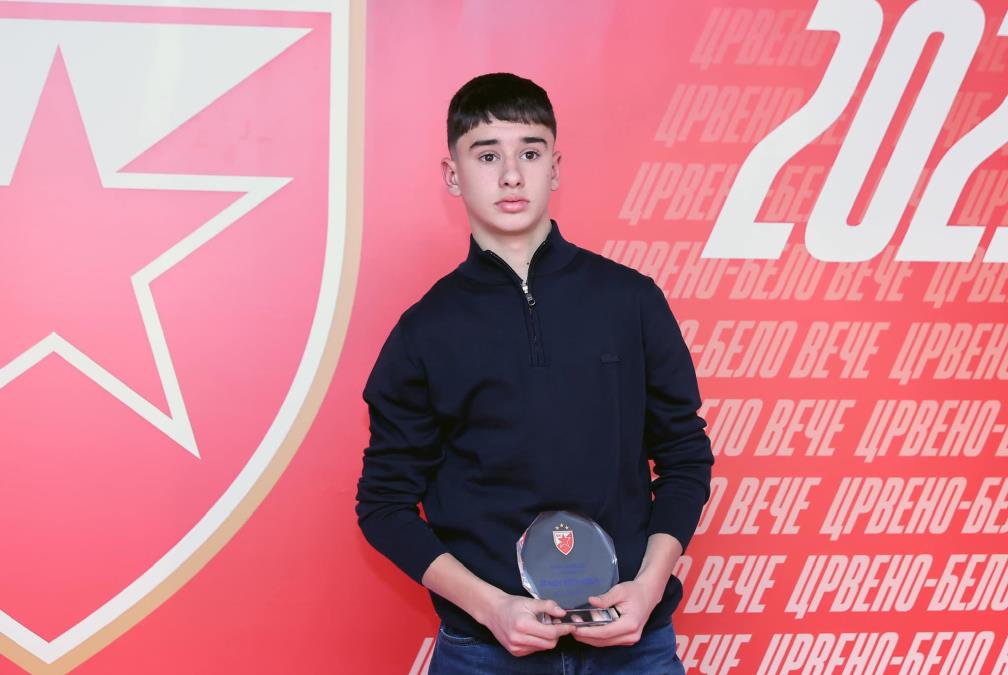 Cel mai mare diamant al fotbalului sârb! La 16 ani, deja istorie la Steaua Roșie