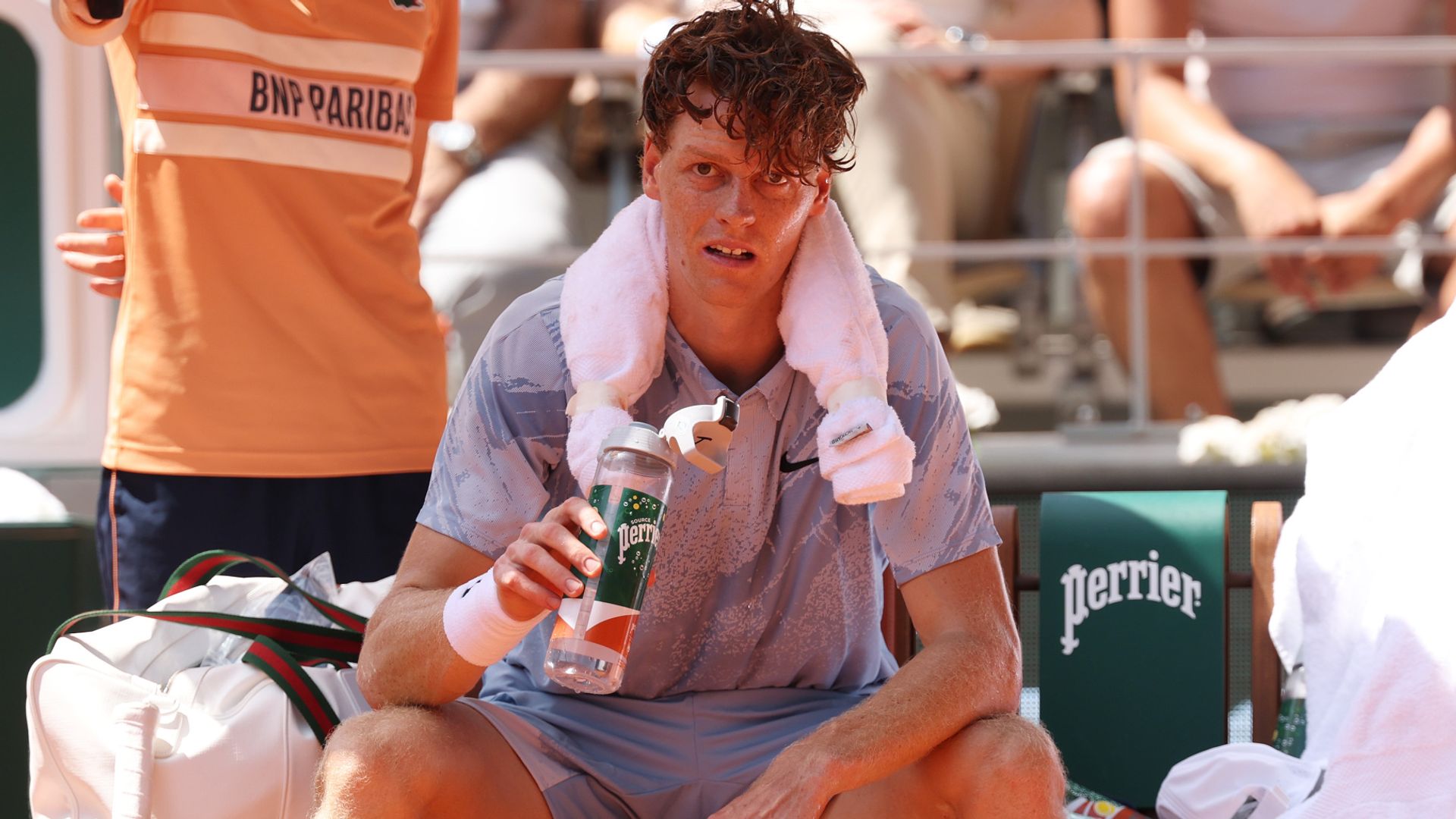 Sinner colapsează: Cerundolo șochează nr 1 la Roland Garros