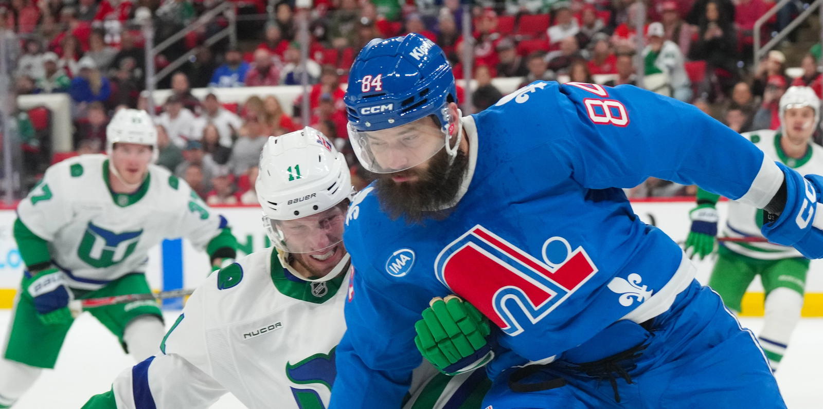 Avalanche și Hurricanes Pe Cale de a Scrie Istorul NHL
