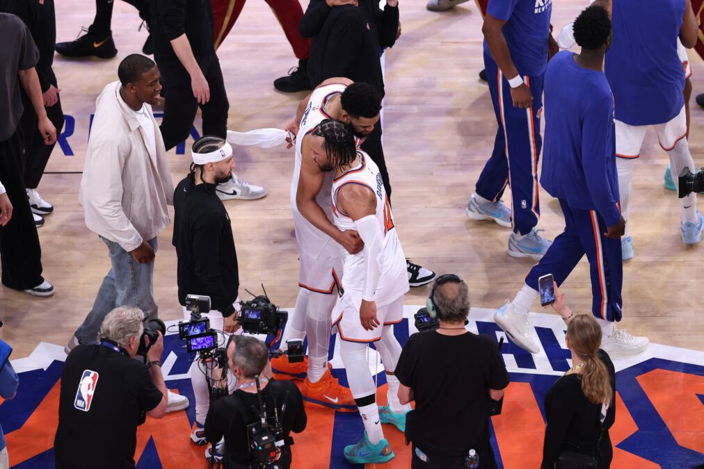 Knicks Fac Un Return Uimitor și Câștigă Primul Meștearscău din Finalele Conferinței de Est