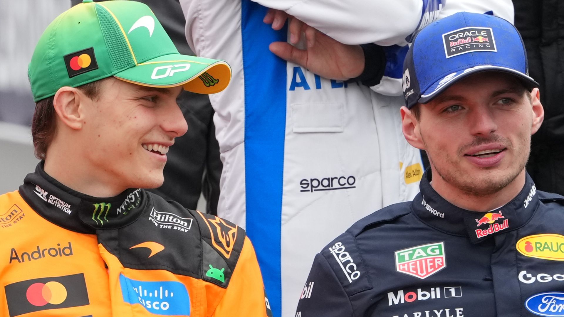 Piastri flatează de interesul Red Bull, dar rămâne la McLaren