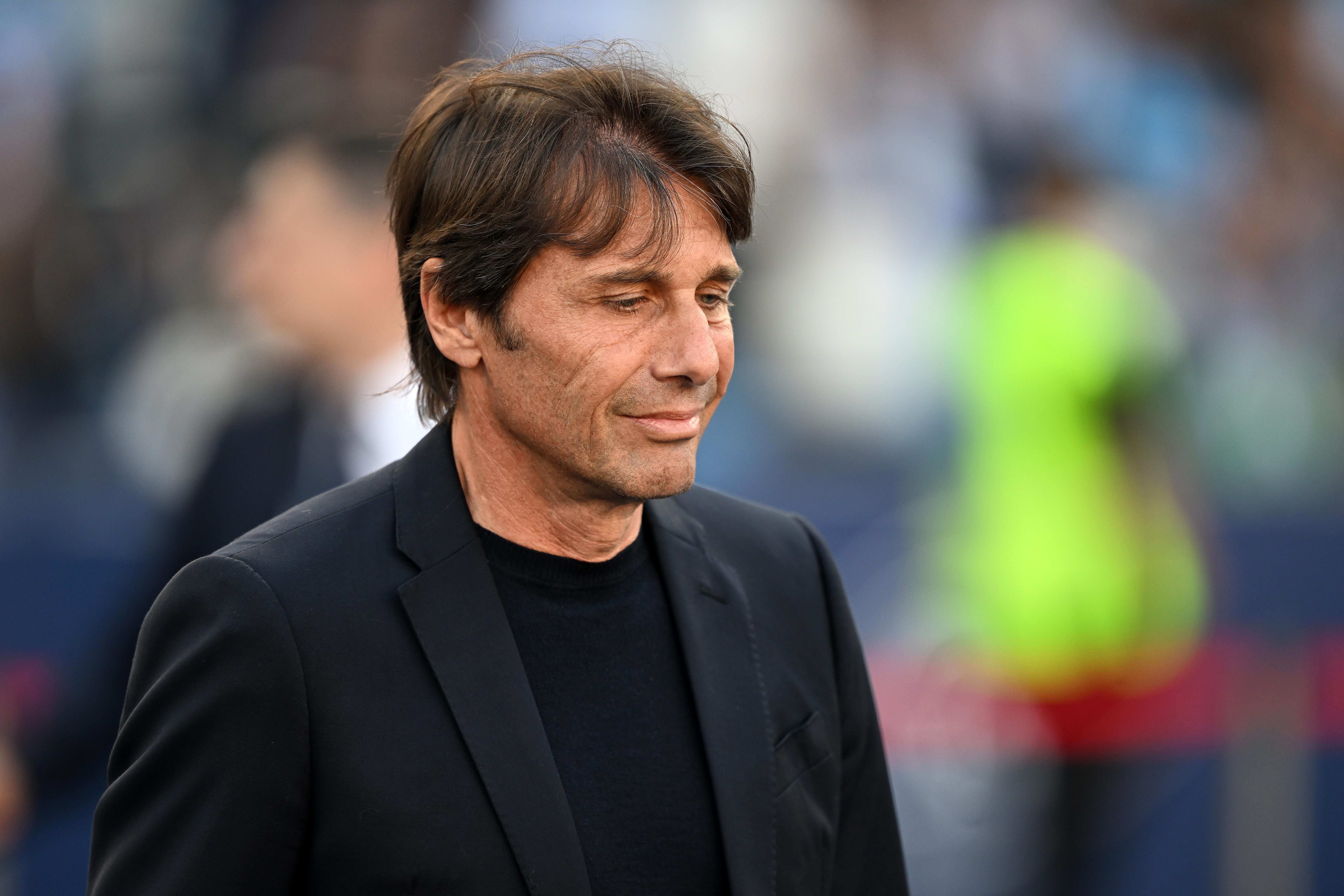 Conte Pe Marginea la Napoli