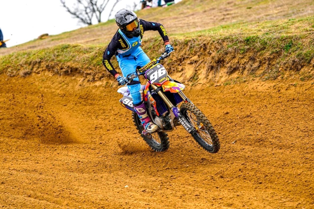 Stelula Bulgară de Motocros, Dan Tsankov, Înregistrează Măcar câteva Succese în Europa