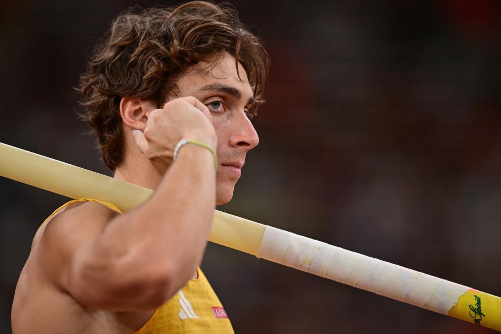 Armand Duplantis încă o dată impresionant în China