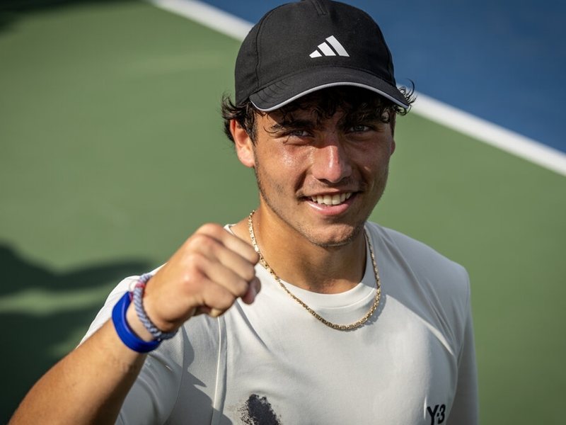 Campionul nostru mondial Ivan Ivanov trece în sfertfinala la Vic