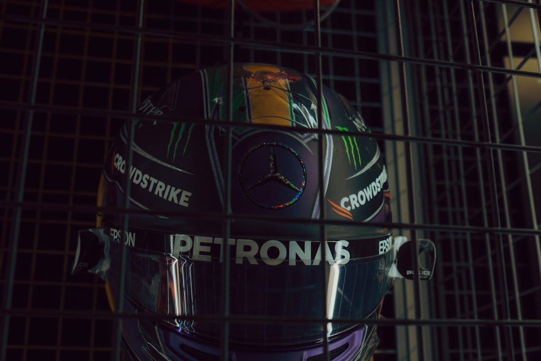 Lewis Hamilton își pune ochii pe Ferrari: Cea mai mare transfer din istoria F1 ia formă