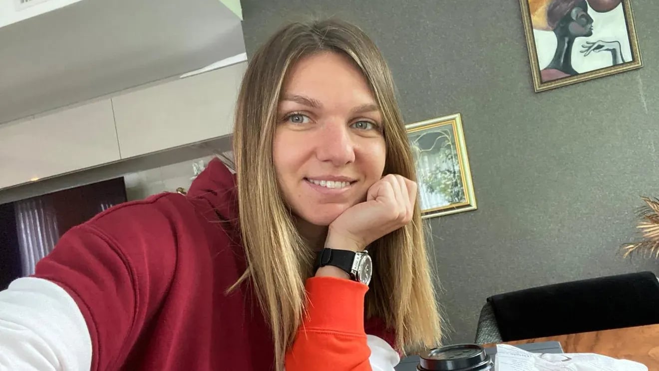 Simona Halep Își Petrece Sâmbătă Cu Glădare la Tenis