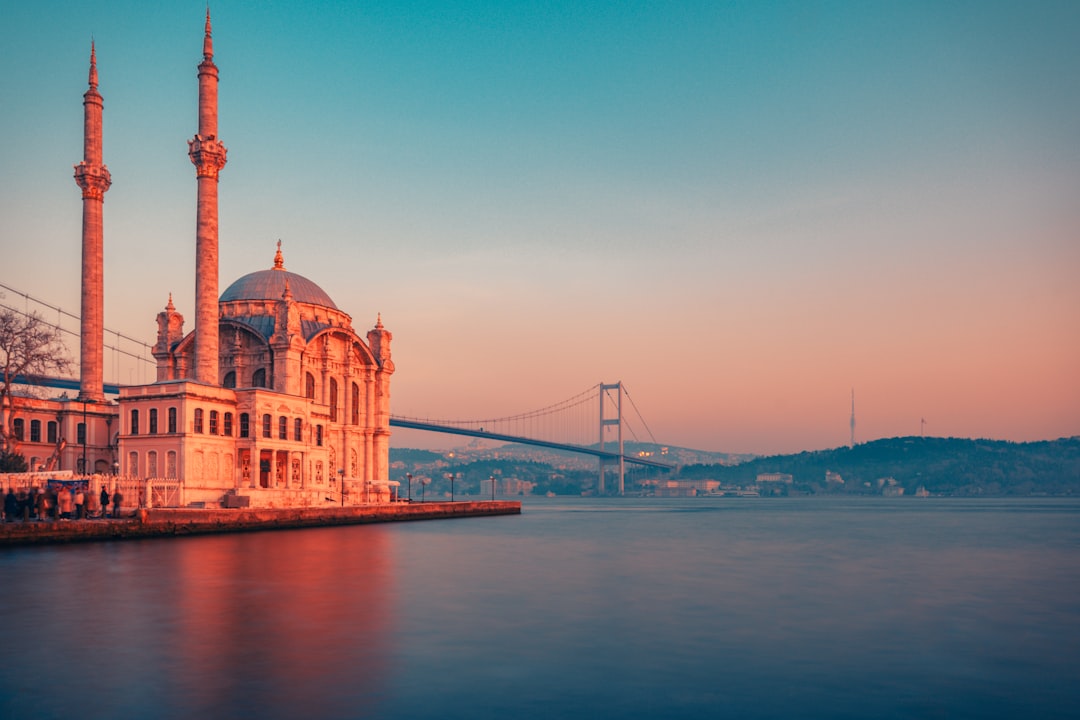 Istanbul: Unde Imperiul Otoman se lovește de haosul modern pe Bosfor