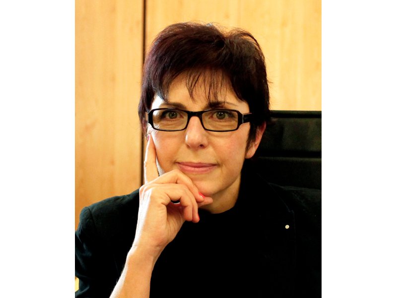 Theodora Dimova: Să Ne Ascultăm Unul Pe Altul Fără a Înălța Voci
