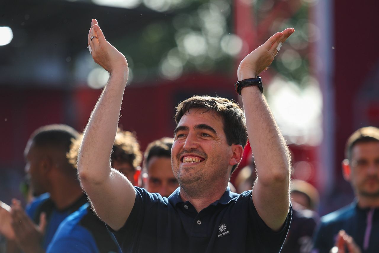TITLU: Prima „victimă” a noului antrenor de la Liverpool: Chiesa pregătește plecarea
