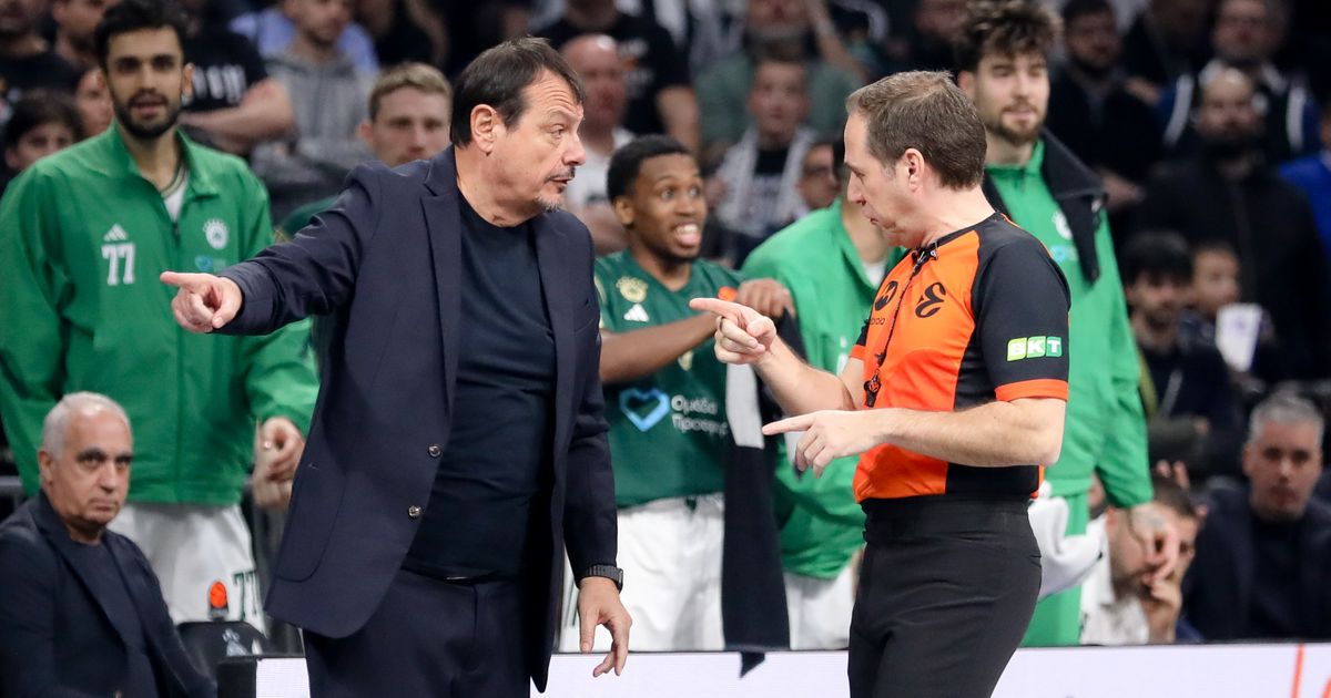 Ataman explodează: "Aveți cei mai buni arbitri!" după victoria Olympiacosului