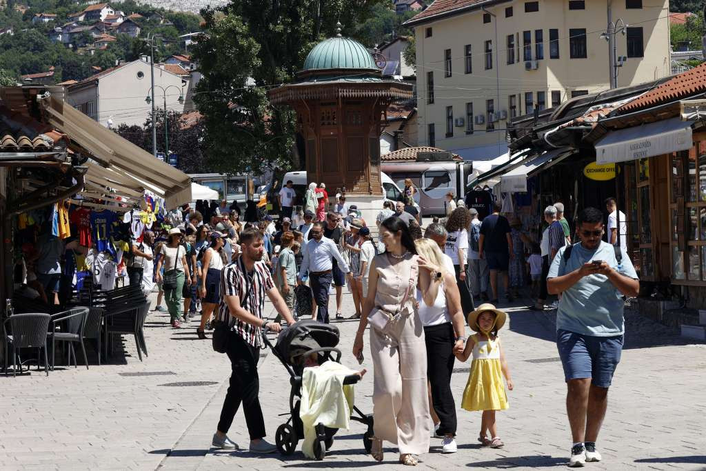 Martie 2026 Revelează Căderea Semnificativă a Numerelor Turistice în Bosnia și Herțegovina