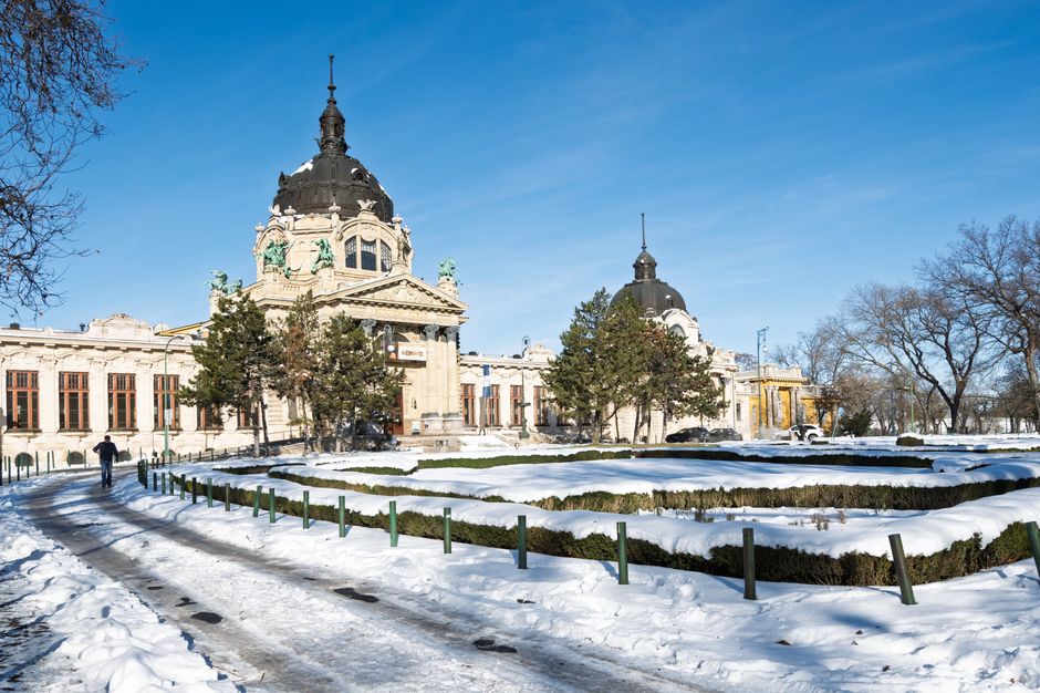 Plaja Termală Aquincum, Budapesta: Unde băile romane se întâlnesc cu betonul sovietic