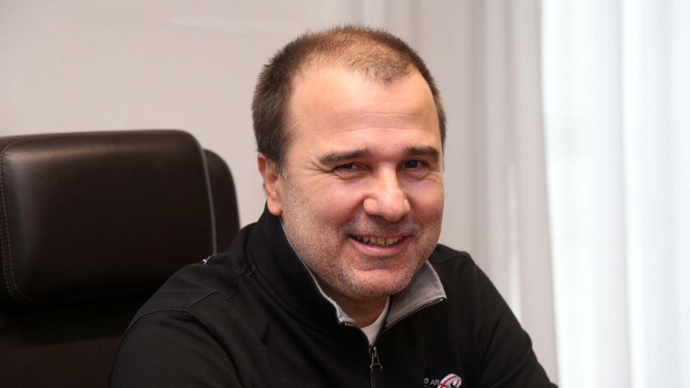 Cveto Nedev Mergător la Pescuit