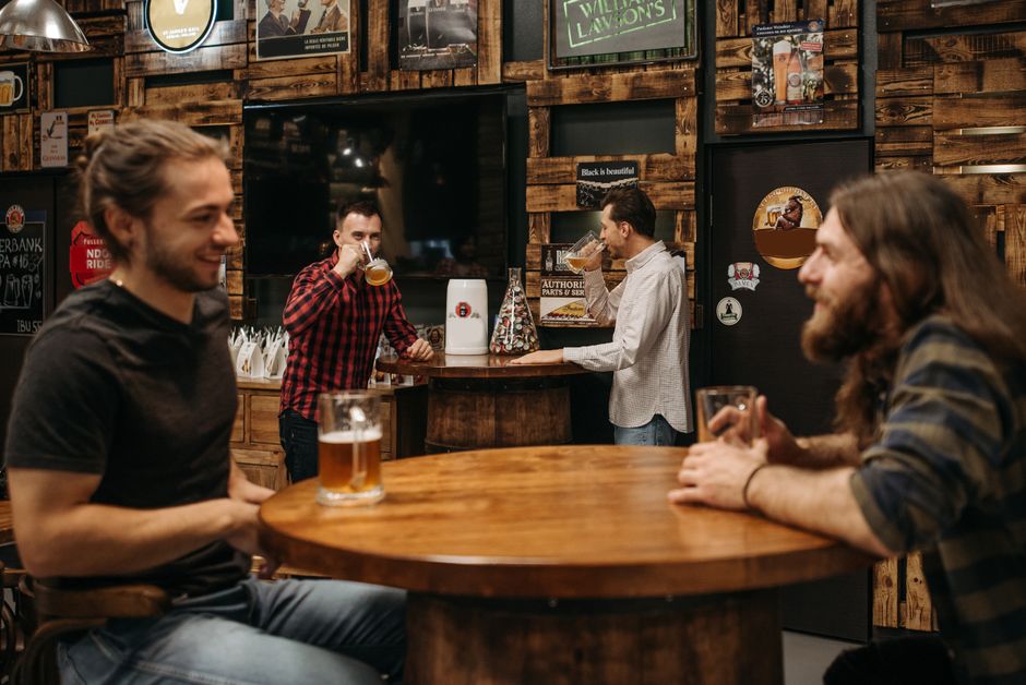 Pub Kafa Banja Luka interior wooden decor beer