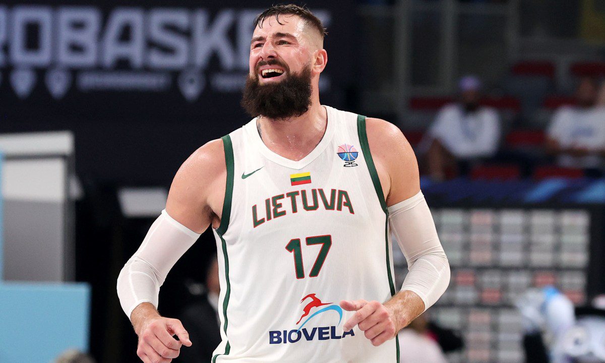 Panathinaikos vânează titani: Valanciunas și Nurkić în vizor